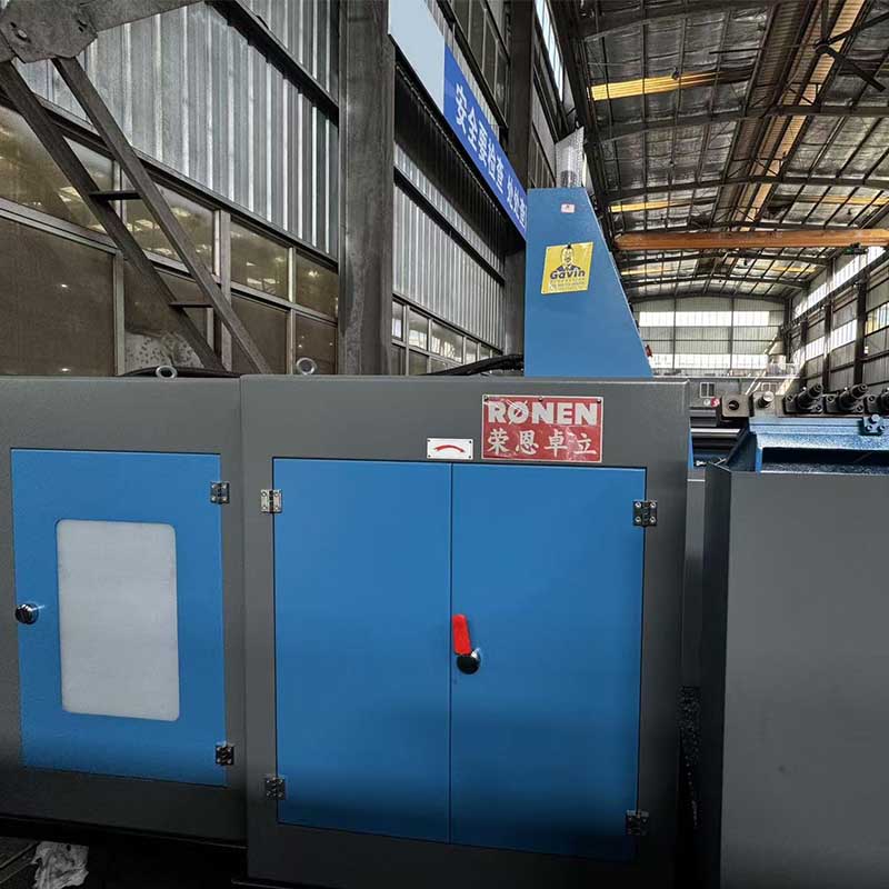 Pulttien valmistuskone